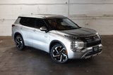 New 2025 Mitsubishi Outlander SEL image 2
