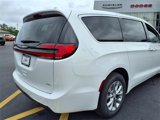 New 2026 Chrysler Pacifica Select image 5