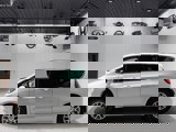 Used 2023 Chrysler Pacifica Limited image 3