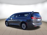 Used 2023 Chrysler Pacifica Touring-L image 5