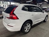 Used 2022 Volvo XC60 B5 Momentum image 3