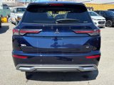 New 2025 Mitsubishi Outlander SE image 3