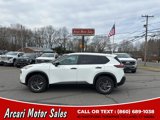 Used 2022 Nissan Rogue S image 2