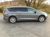 New 2025 Chrysler Pacifica Select image 3