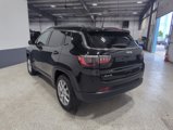 Used 2024 Jeep Compass Latitude image 5
