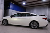 Used 2022 Toyota Avalon Limited image 2