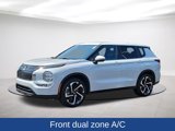 Used 2024 Mitsubishi Outlander SE image 3