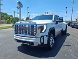 Used 2024 GMC Sierra 3500 Denali w/ Technology Package image 4