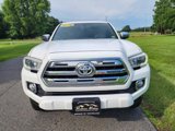 Used 2016 Toyota Tacoma Limited image 3