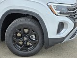 New 2025 Volkswagen Atlas Peak Edition SE image 3
