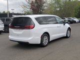 New 2025 Chrysler Pacifica Select image 5