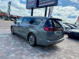 Used 2022 Chrysler Pacifica Touring-L image 6
