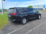 Used 2023 Chrysler Pacifica Touring-L image 3
