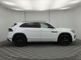 New 2025 Volkswagen Atlas Cross Sport SEL R-Line image 4