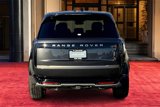 New 2025 Land Rover Range Rover Long Wheelbase SE image 4