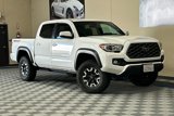 Used 2021 Toyota Tacoma TRD Off-Road image 2