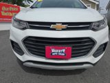 Used 2022 Chevrolet Trax LT w/ LT Convenience Package image 2