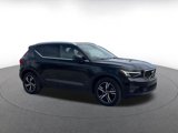 Used 2024 Volvo XC40 B5 Core image 2