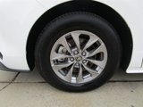 Used 2023 Toyota Sienna LE image 3