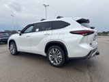New 2025 Toyota Highlander Platinum image 3