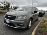 New 2025 Chrysler Pacifica Select image 4