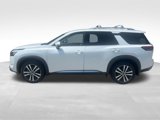 New 2025 Nissan Pathfinder Platinum image 3