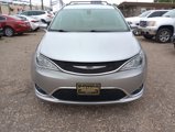Used 2020 Chrysler Pacifica Touring-L image 2