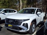Used 2025 Hyundai Tucson SE image 3