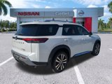 New 2025 Nissan Pathfinder Platinum image 5