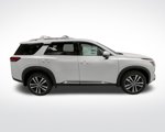 New 2025 Nissan Pathfinder Platinum image 4