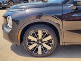 New 2025 Mitsubishi Outlander SE image 5