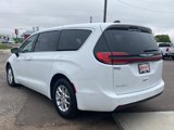 New 2025 Chrysler Pacifica Select image 3