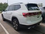 Used 2024 Volkswagen Atlas SE image 3