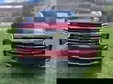 New 2025 Chevrolet Suburban Premier image 2
