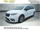 New 2025 Chrysler Pacifica Select image 1