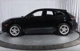 Certified 2024 Porsche Macan image 2