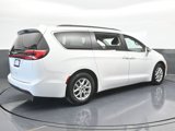 Used 2022 Chrysler Pacifica Touring-L image 4
