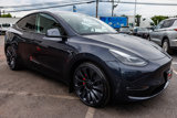 Used 2025 Tesla Model Y Performance image 3
