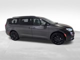 Certified 2021 Chrysler Pacifica Touring w/ Cold Weather Group image 3