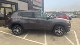Used 2019 Jeep Compass Latitude w/ Safety & Security Group image 3