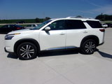 Used 2023 Nissan Pathfinder Platinum image 6
