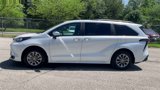 Used 2025 Toyota Sienna XLE image 5
