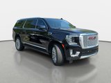 Used 2023 GMC Yukon XL Denali w/ Advanced Technology Package image 3