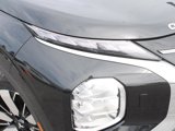 New 2025 Mitsubishi Outlander SE image 2