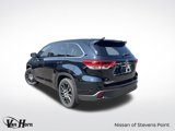 Used 2017 Toyota Highlander SE image 3