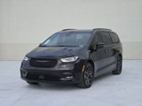 New 2025 Chrysler Pacifica Limited image 2