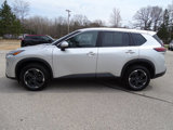 Used 2024 Nissan Rogue SV image 5