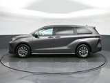 Used 2023 Toyota Sienna LE image 4