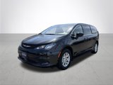 Used 2023 Chrysler Voyager LX image 2