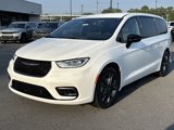 New 2026 Chrysler Pacifica Select image 3